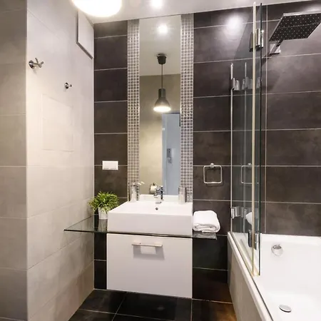 Apartment Night Rondo Daszynskiego *