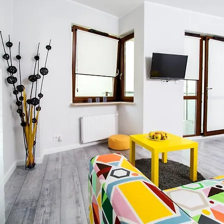 Apartment Night Rondo Daszynskiego Warsaw