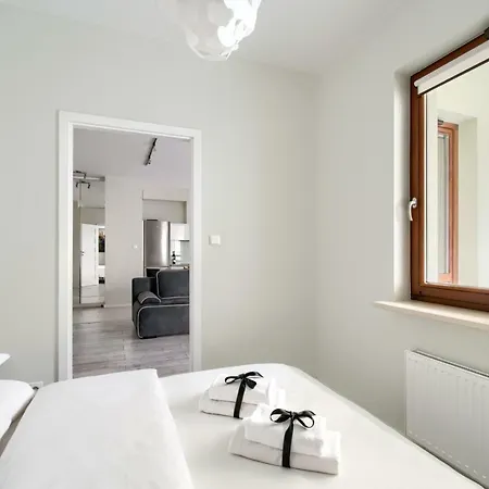 Apartment Night Rondo Daszynskiego *